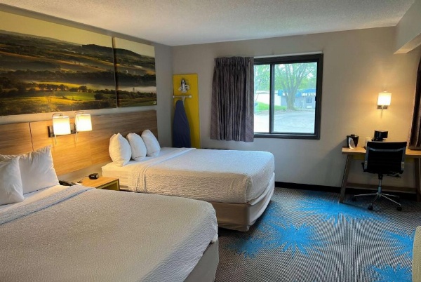 Days Inn & Suites by Wyndham Des Moines Airport image 23